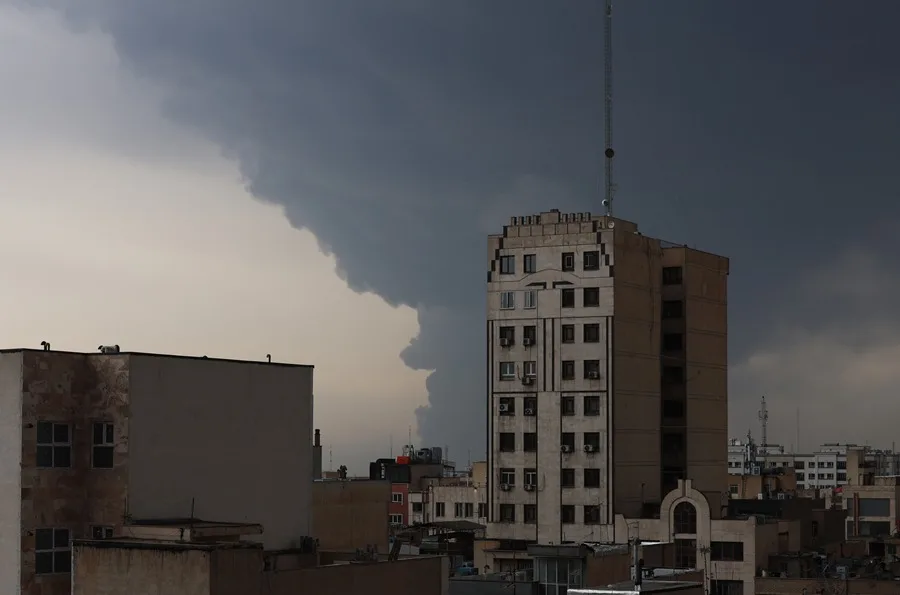 ISRAEL LANZA NUEVA OLEADA DE BOMBARDEOS EN TEHERÁN EN EL UNDÉCIMO DÍA DE GUERRA CON IRÁN